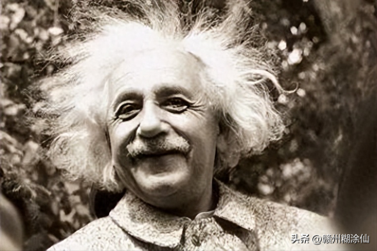 爱因斯坦人物介绍 ：超越时空的传奇人物